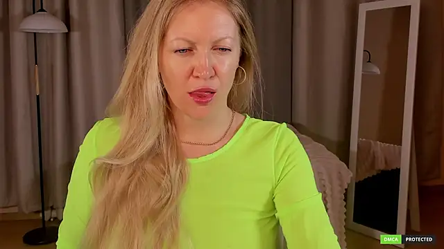 Snapshot of sugamomy chatting on November 19, 2025, 12:32 am sugamomy online show from November 19, 2025, 12:32 am