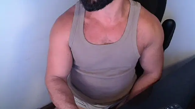 Snapshot of TopDaddy23 chatting on July 14, 2026, 2:05 am TopDaddy23 online show from July 14, 2026, 2:05 am