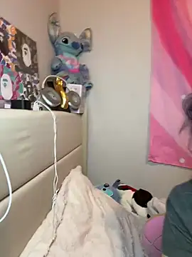 ThickerThanYoBitch online show from March 4, 2026, 2:03 pm