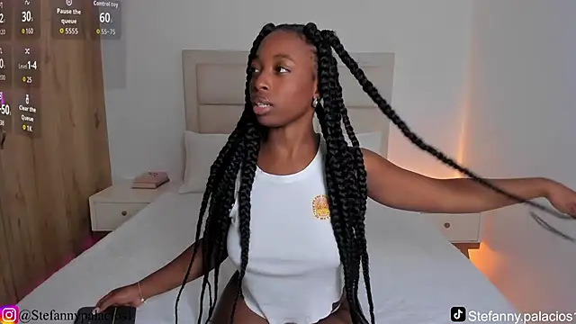 Snapshot of Kimberlylenox_ chatting on October 1, 2025, 10:35 pm Kimberlylenox  online show from October 1, 2025, 10:35 pm