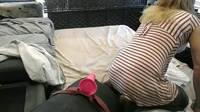 Snapshot of AssmannCD chatting on March 21, 2025, 7:57 pm AssmannCD online show from March 21, 2025, 7:57 pm