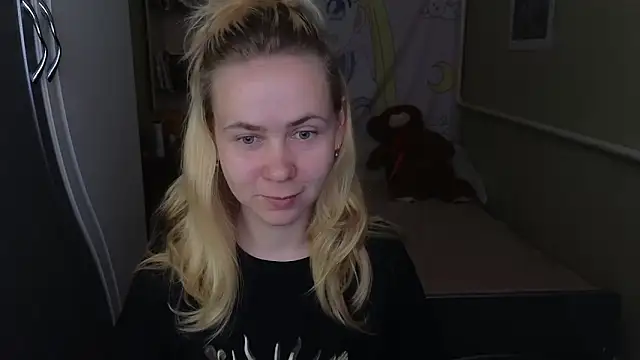 Riley Roo online show from March 28, 2026, 9:43 am