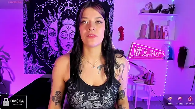 Violet-Queen online show from April 11, 2026, 1:13 am