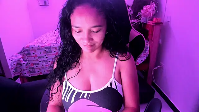 Snapshot of rayza_mature_154 chatting on November 4, 2025, 2:54 pm rayza mature 154 online show from November 4, 2025, 2:54 pm