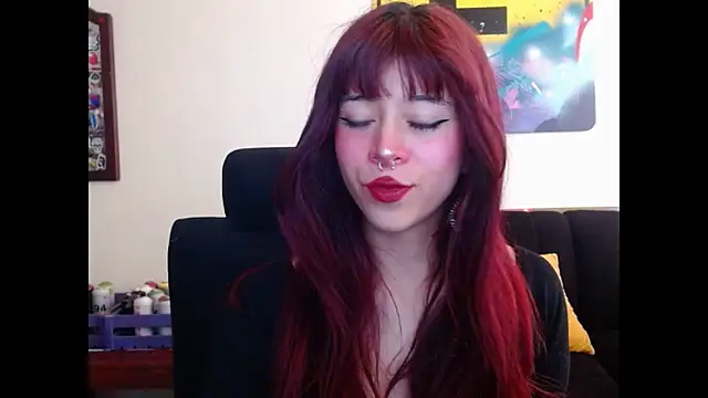 Snapshot of SuzzyyM chatting on September 28, 2025, 8:05 pm SuzzyyM online show from September 28, 2025, 8:05 pm