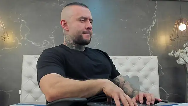 BruceDallas online show from February 13, 2025, 12:35 am