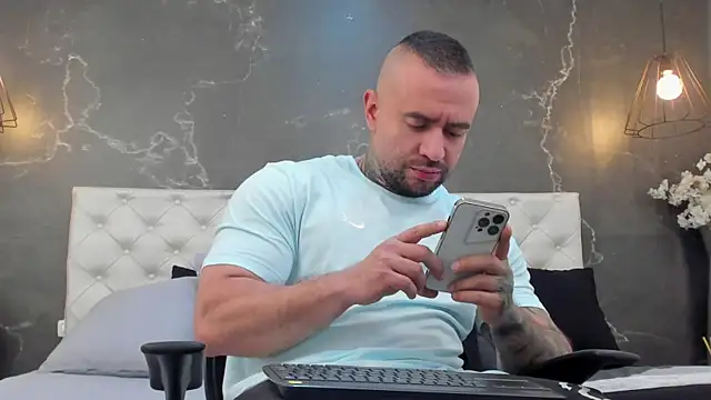 BruceDallas online show from February 25, 2025, 1:20 am