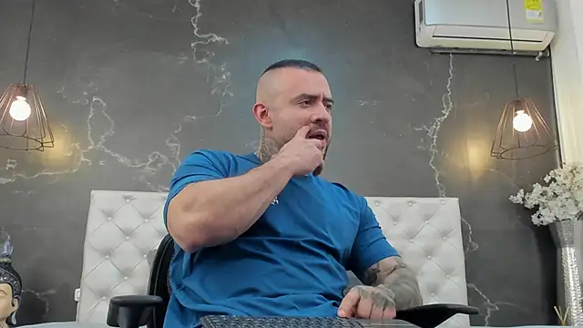 BruceDallas online show from February 26, 2025, 3:25 am