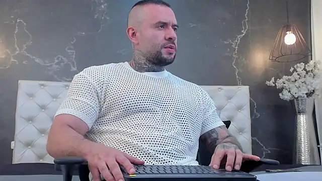 BruceDallas online show from February 7, 2025, 1:36 am