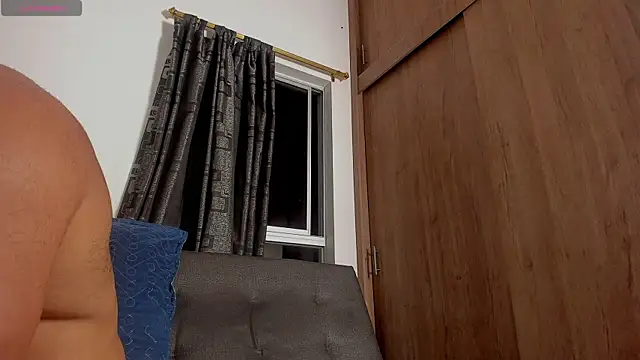 curt xxx online show from November 13, 2025, 3:43 am