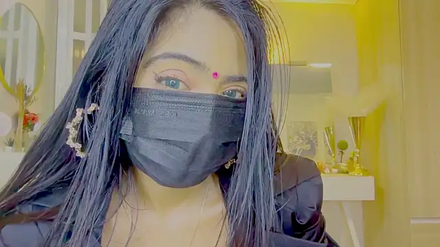 Monalisadon018 online show from April 13, 2026, 9:13 am