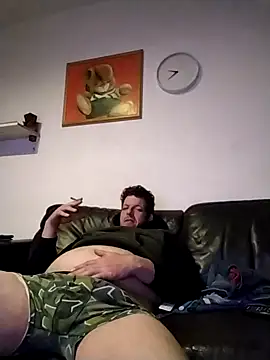 Snapshot of Knuffelstaaf123 chatting on November 12, 2025, 9:51 pm Knuffelstaaf123 online show from November 12, 2025, 9:51 pm