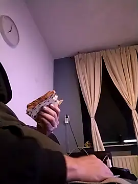 Snapshot of Knuffelstaaf123 chatting on November 15, 2025, 7:12 am Knuffelstaaf123 online show from November 15, 2025, 7:12 am