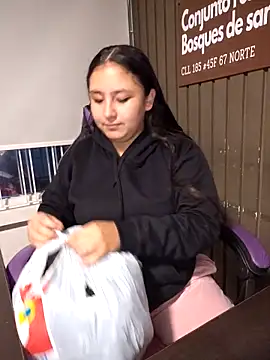 Snapshot of Cute_Penelope chatting on December 15, 2025, 11:16 am Cute Penelope online show from December 15, 2025, 11:16 am