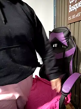 Snapshot of Cute_Penelope chatting on November 27, 2025, 11:21 am Cute Penelope online show from November 27, 2025, 11:21 am