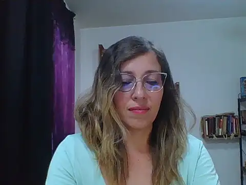 charlott ponce online show from September 18, 2025, 8:23 pm