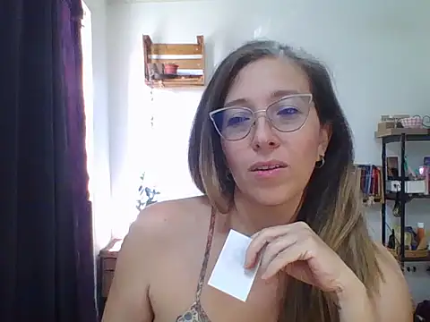 charlott ponce online show from December 16, 2025, 6:01 pm