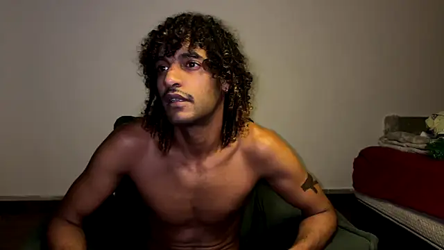 Snapshot of gerson173Hugo chatting on March 21, 2026, 12:34 am gerson173Hugo online show from March 21, 2026, 12:34 am