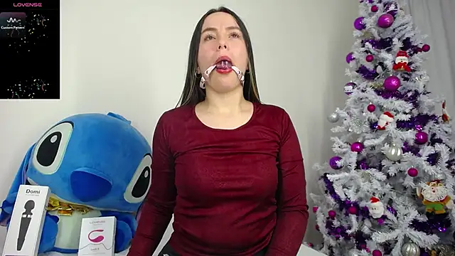 Snapshot of LauraSofia_Cam chatting on December 14, 2024, 9:51 am LauraSofia Cam online show from December 14, 2024, 9:51 am