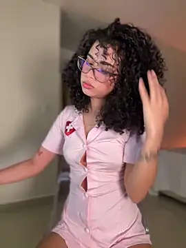 Lianh Benett online show from February 4, 2025, 4:37 am