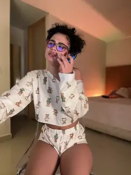 Lianh Benett online show from February 14, 2025, 4:26 am