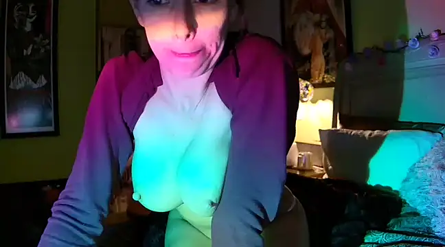 GardenGirl00 online show from March 2, 2025, 5:01 am