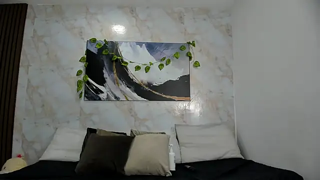 Anhii Ruiz online show from April 7, 2026, 11:17 pm