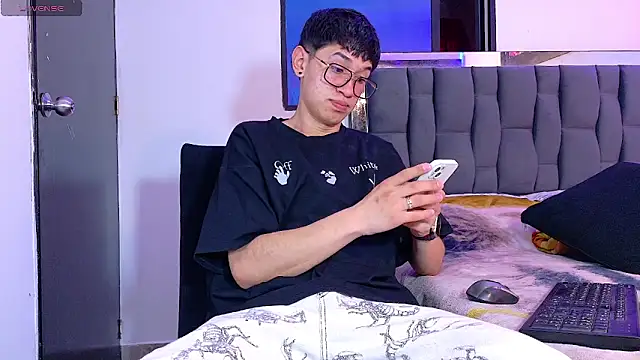 Snapshot of Mr_daren_ chatting on June 19, 2026, 7:30 pm Mr daren online show from June 19, 2026, 7:30 pm