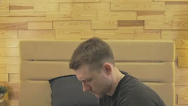 Snapshot of EthanPinkman chatting on May 1, 2026, 3:55 am EthanPinkman online show from May 1, 2026, 3:55 am