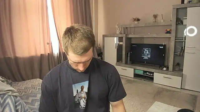 Snapshot of EthanPinkman chatting on May 15, 2026, 5:49 am EthanPinkman online show from May 15, 2026, 5:49 am
