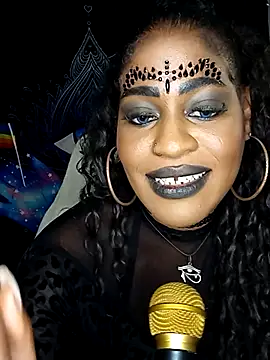 Snapshot of AmazonianMistress chatting on October 23, 2025, 1:15 am AmazonianMistress online show from October 23, 2025, 1:15 am