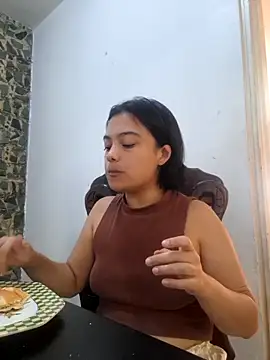 Snapshot of littlemelii chatting on February 22, 2026, 5:25 pm littlemelii online show from February 22, 2026, 5:25 pm