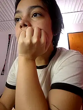 Snapshot of littlemelii chatting on June 17, 2026, 5:34 pm littlemelii online show from June 17, 2026, 5:34 pm