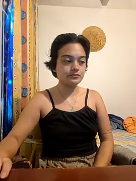 Snapshot of littlemelii chatting on July 2, 2026, 8:26 pm littlemelii online show from July 2, 2026, 8:26 pm