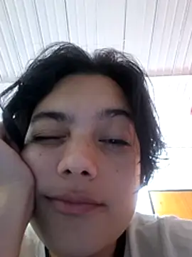 Snapshot of littlemelii chatting on June 17, 2026, 2:22 am littlemelii online show from June 17, 2026, 2:22 am