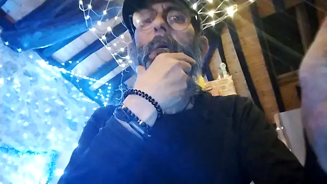 Snapshot of Oridama123 chatting on May 3, 2026, 1:44 am Oridama123 online show from May 3, 2026, 1:44 am