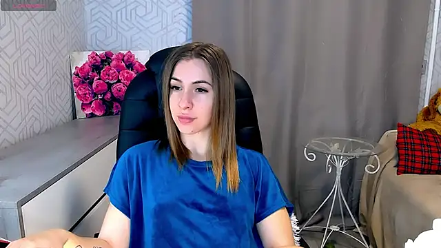 Snapshot of Naughty__Megan chatting on March 17, 2025, 1:39 pm Naughty Megan online show from March 17, 2025, 1:39 pm