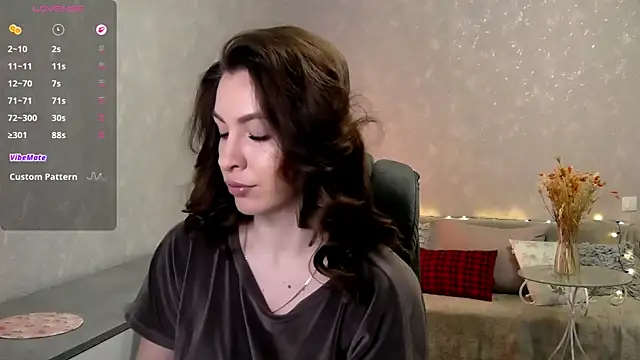 Snapshot of Naughty__Megan chatting on April 25, 2026, 6:05 am Naughty Megan online show from April 25, 2026, 6:05 am