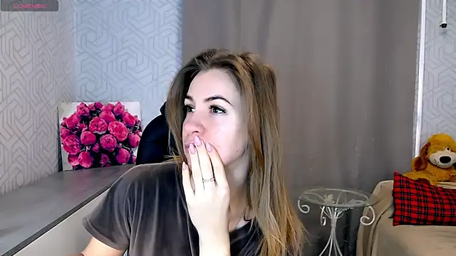 Snapshot of Naughty__Megan chatting on March 20, 2025, 9:26 am Naughty Megan online show from March 20, 2025, 9:26 am