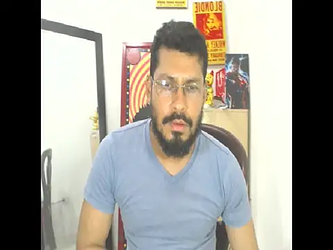 Snapshot of MikeRiverx chatting on June 7, 2026, 4:18 am MikeRiverx online show from June 7, 2026, 4:18 am