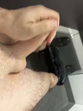 Drummer112 online show from November 14, 2025, 11:58 am