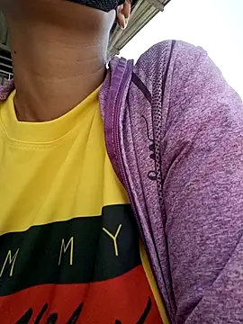 Snapshot of 2HotAsain4u chatting on March 5, 2025, 3:51 am 2HotAsain4u online show from March 5, 2025, 3:51 am