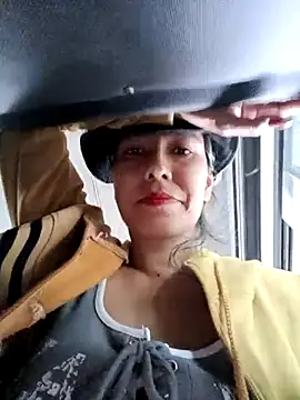 Snapshot of 2HotAsain4u chatting on March 1, 2025, 2:04 am 2HotAsain4u online show from March 1, 2025, 2:04 am