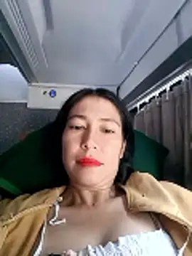 Snapshot of 2HotAsain4u chatting on April 2, 2026, 12:18 am 2HotAsain4u online show from April 2, 2026, 12:18 am