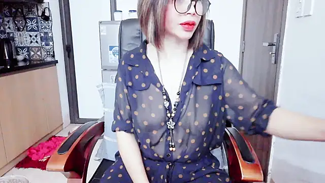 Snapshot of Miu-Le chatting on December 16, 2025, 4:22 pm Miu-Le online show from December 16, 2025, 4:22 pm