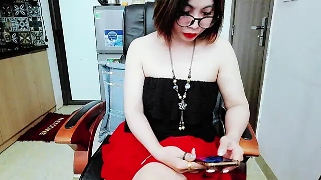 Snapshot of Miu-Le chatting on November 15, 2025, 7:34 am Miu-Le online show from November 15, 2025, 7:34 am