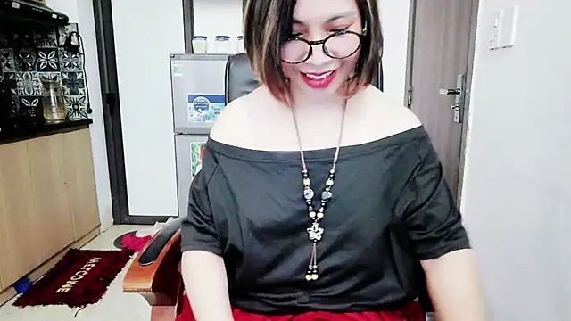 Snapshot of Miu-Le chatting on October 27, 2025, 11:27 pm Miu-Le online show from October 27, 2025, 11:27 pm