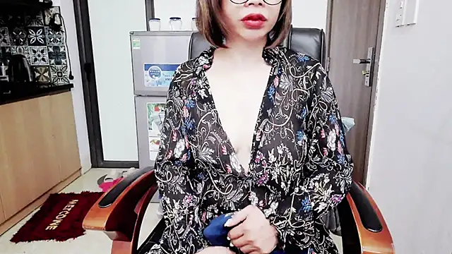 Snapshot of Miu-Le chatting on December 4, 2025, 5:12 pm Miu-Le online show from December 4, 2025, 5:12 pm