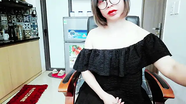 Snapshot of Miu-Le chatting on November 30, 2025, 12:44 am Miu-Le online show from November 30, 2025, 12:44 am