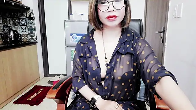 Snapshot of Miu-Le chatting on November 5, 2025, 10:29 am Miu-Le online show from November 5, 2025, 10:29 am